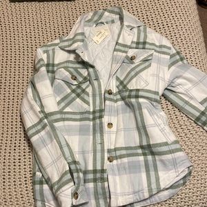 aeropostale plaid puffy jacket (not thick puffy), size small, very flattering